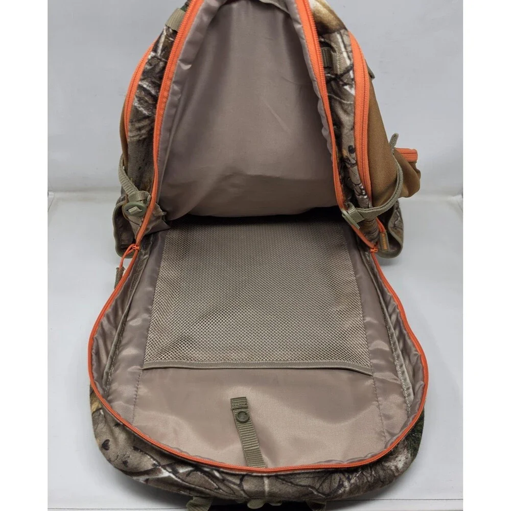Carhartt Hunt Day Pack Realtree Xtra Camouflage Backpack 21 Liter Camping NWOT